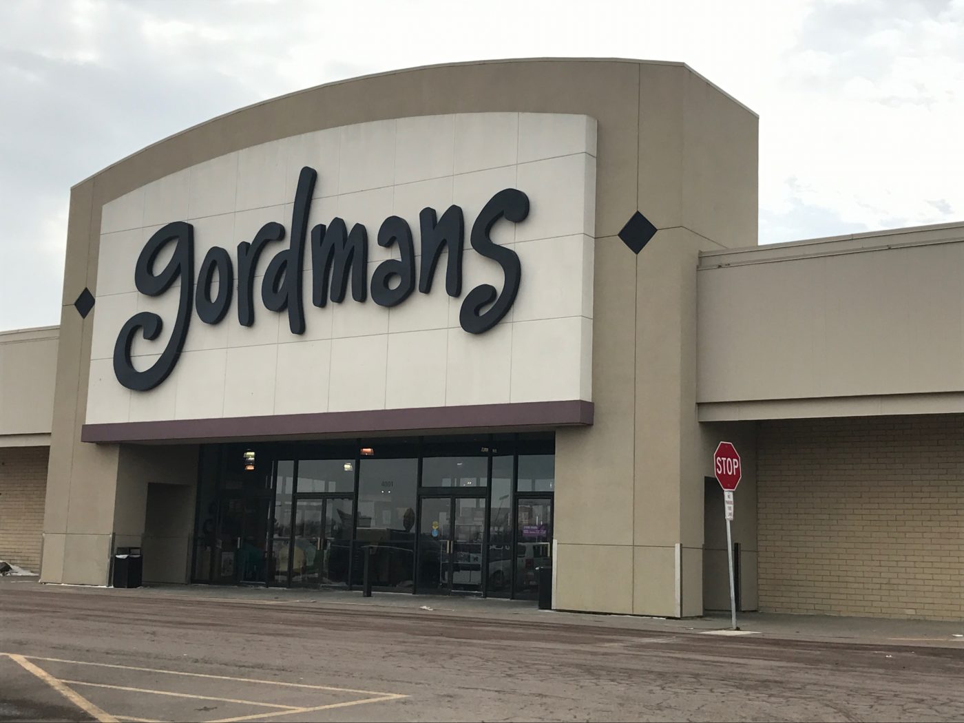 does gordmans sell nike