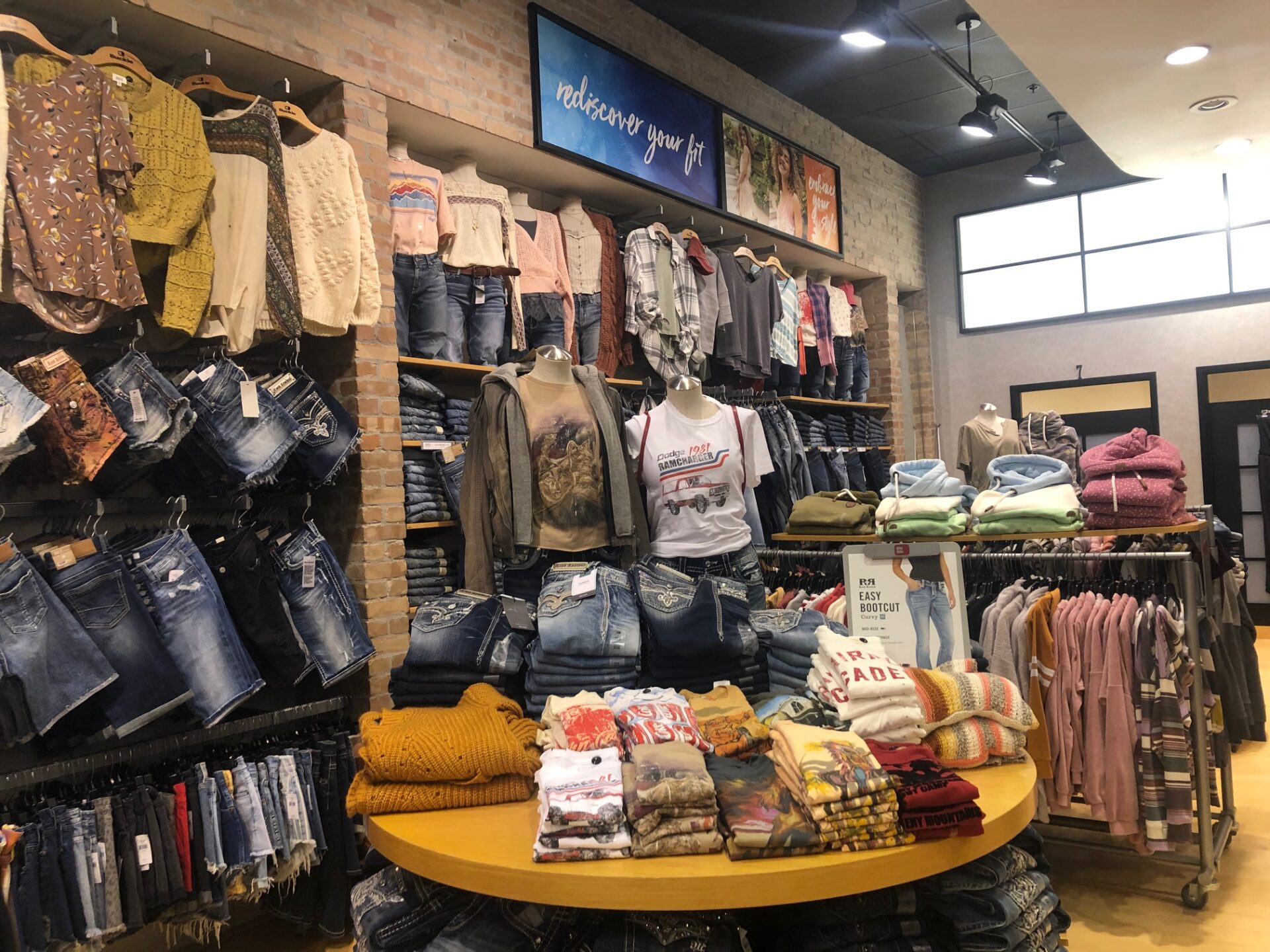 buckle jeans store