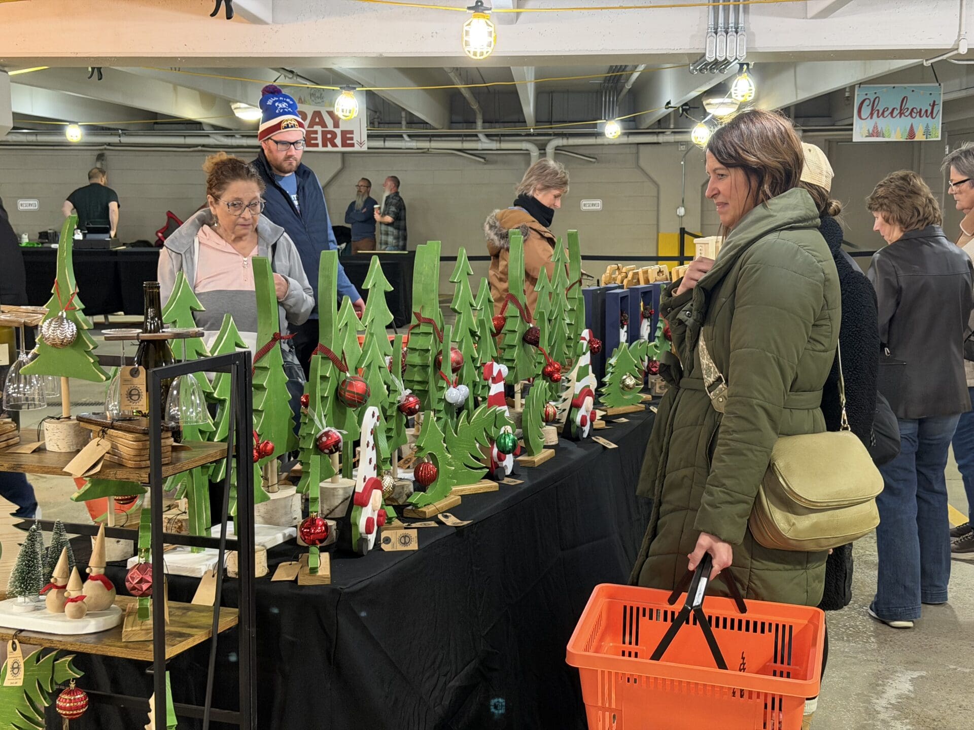 605 Made Holiday Market draws strong crowd of shoppers